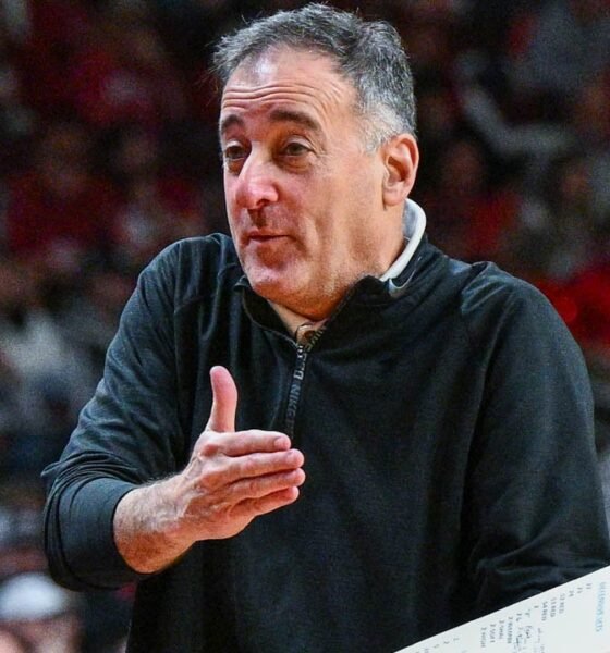 UCA Bears coach John Shulman on the sidelines against the Arkansas Razorbacks at Simmons Bank Arena