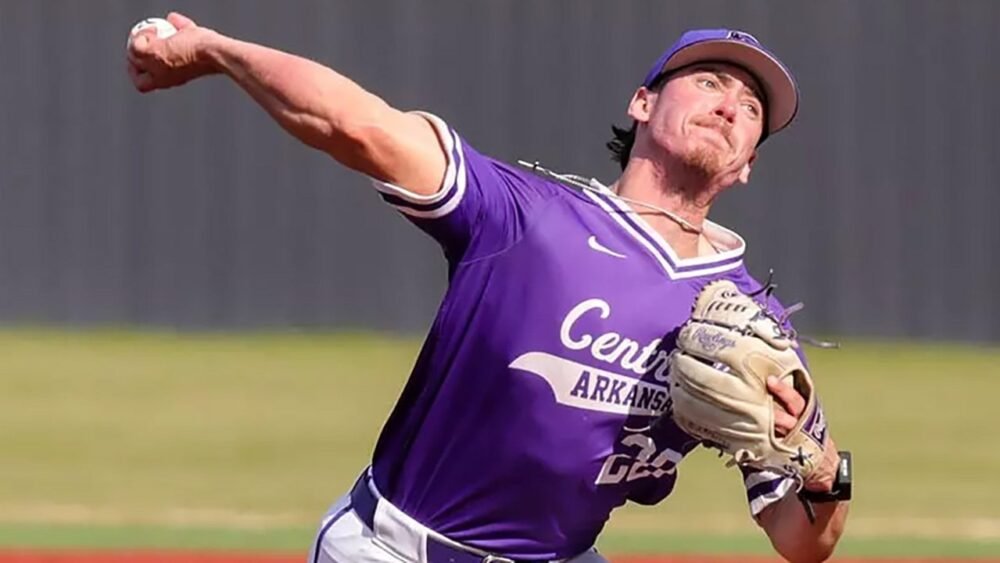 UCA Bears pitcher Perry Titwell on the mound against UAPB