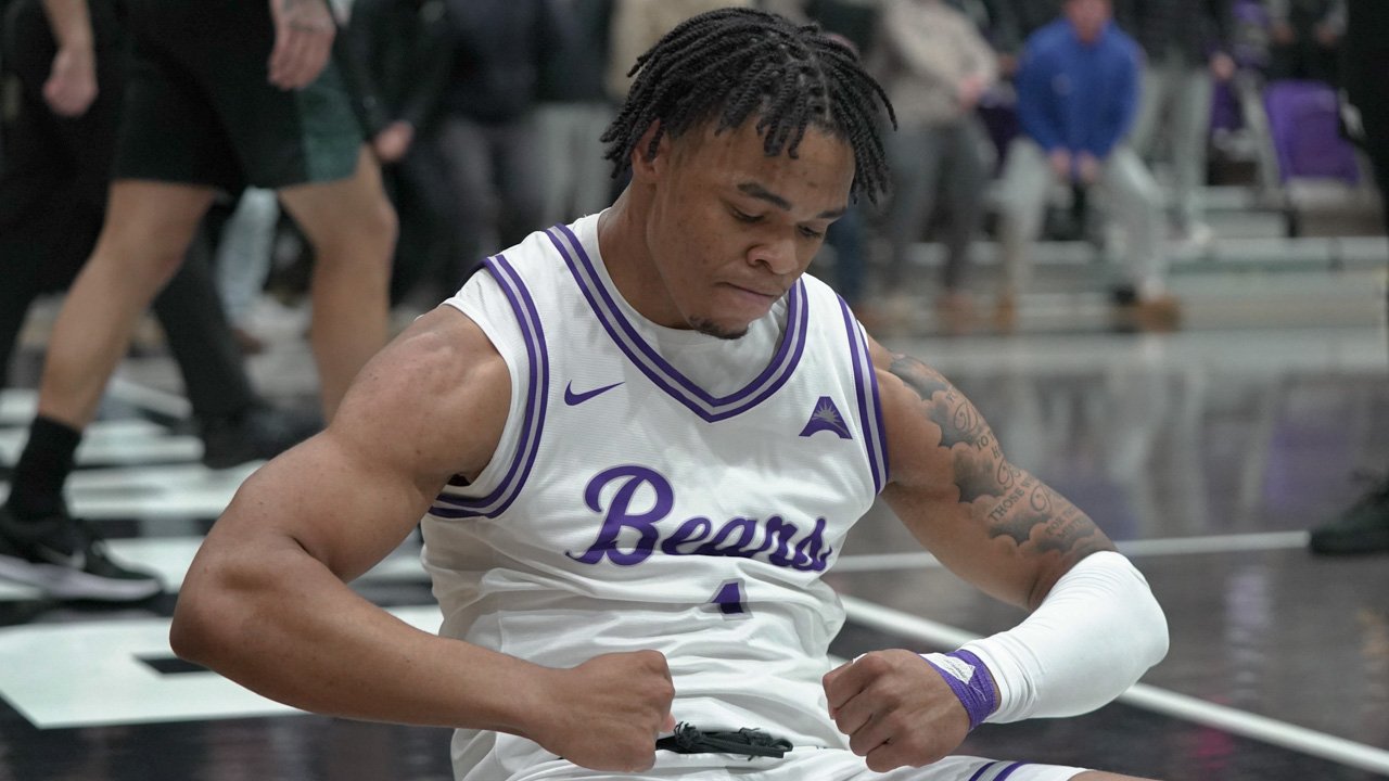 UCA Bears Camren Hunter against the Little Rock Trojans