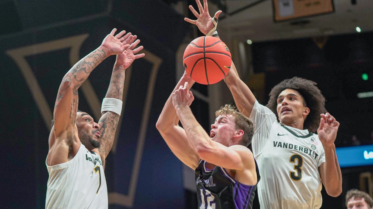 UCA Bears forward Rylie Marshall puts up a shot during game against the Vanderbilt Commodores