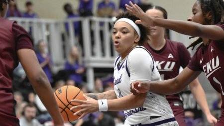 UCA Sugar Bears Cheyanne Kemp drives the lane against Eastern Kentucky