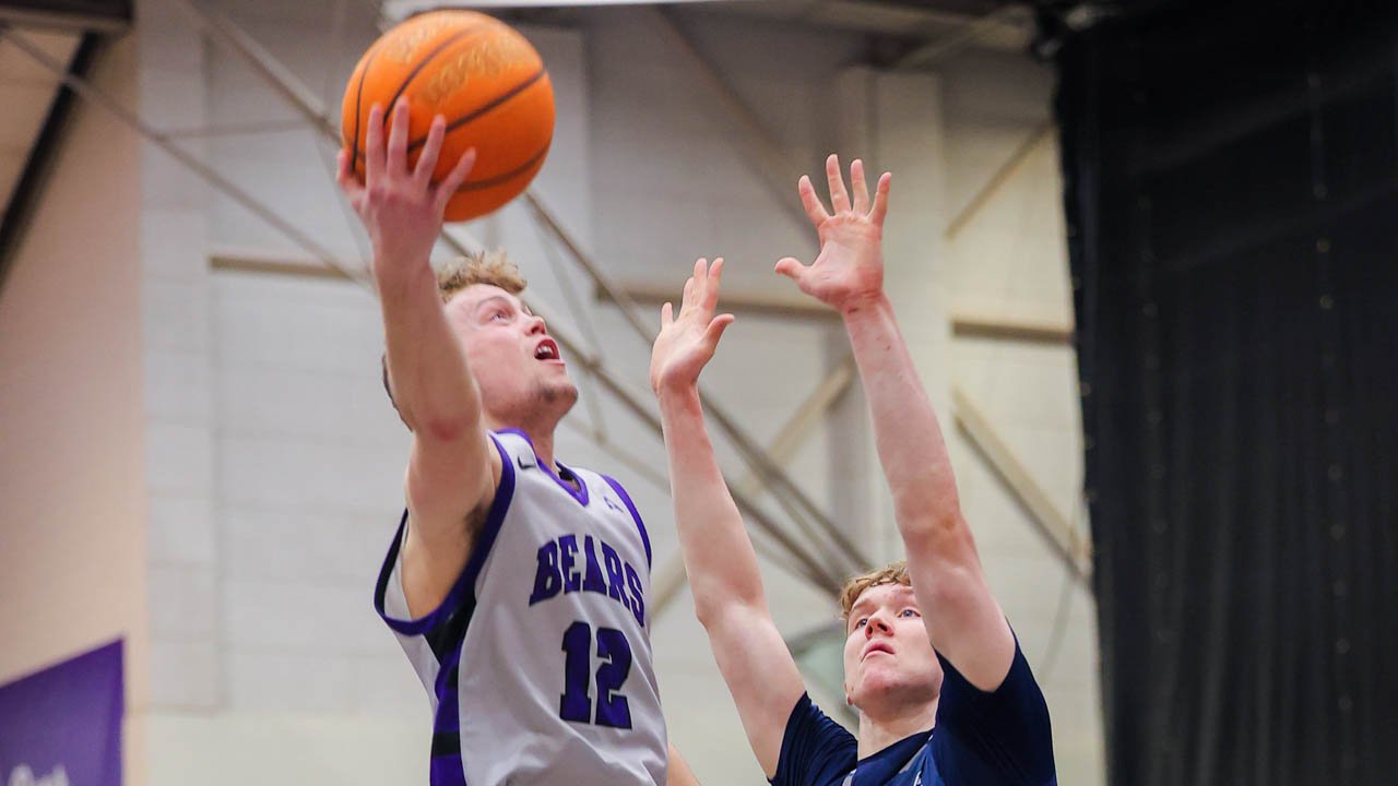 UCA Bears forward Ty Robinson during game against the North Florida Ospreys