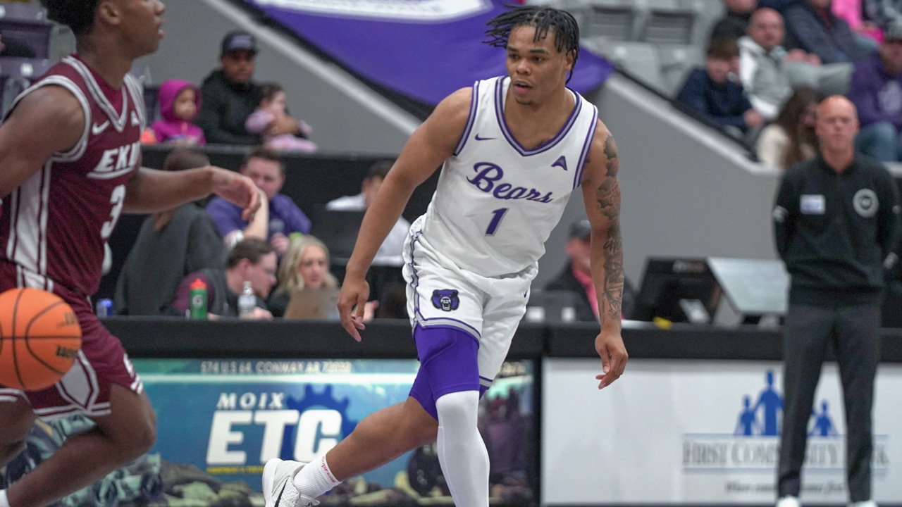 UCA Bears guard Camren Hunter on defense in game against Eastern Kentucky