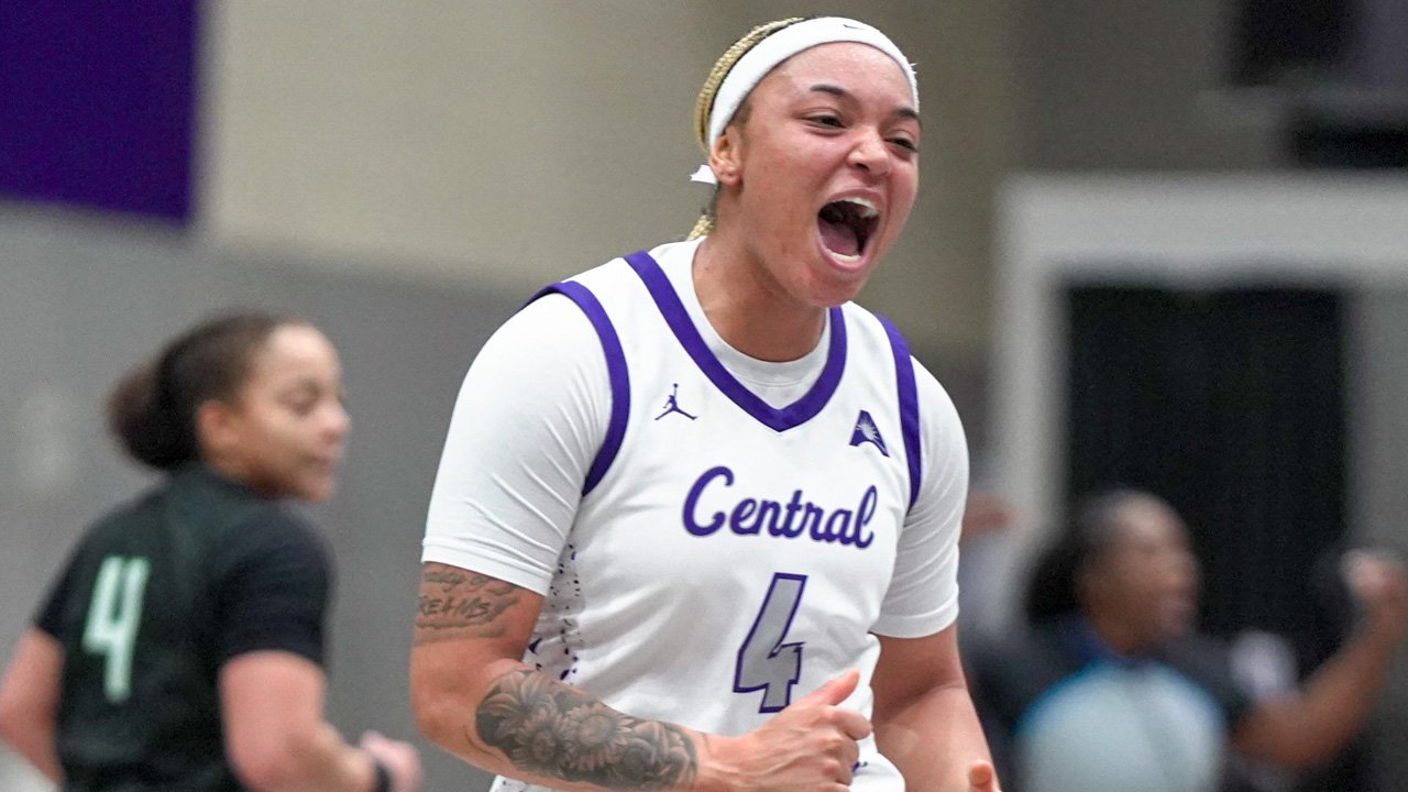 UCA Sugar Bears Cheyanne Kemp reacts to a call during game with Stetson